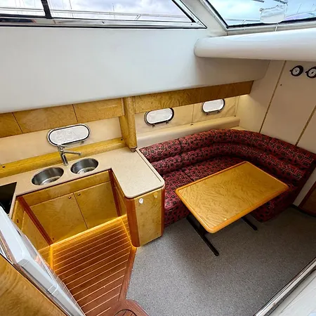 بوتيل Ons 2026 - Luxury 50Ft Yacht In The Heart Of Stavanger Center ستافانجر